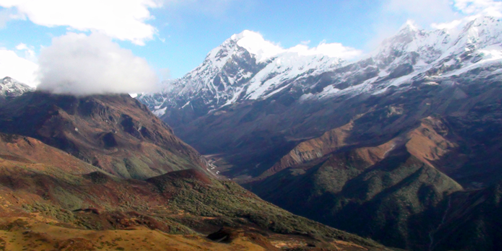 Explore Uttarey Dzongri Round Singalila Trek